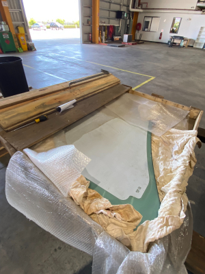 CATERPILLAR 315D, 320, ... GLASS